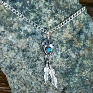 NWT Navajo Indian Bear paw pendant